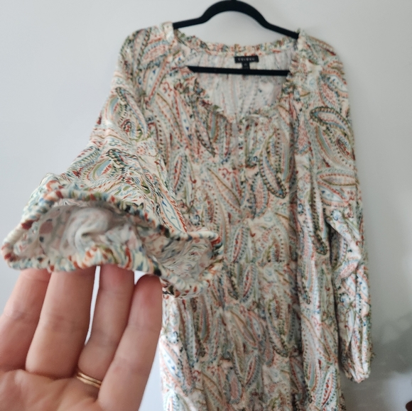 Tribal dress - Picture 3 of 3